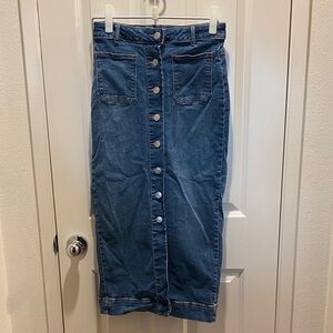 bagatelle Denim Button-Front Midi Skirt in Blue